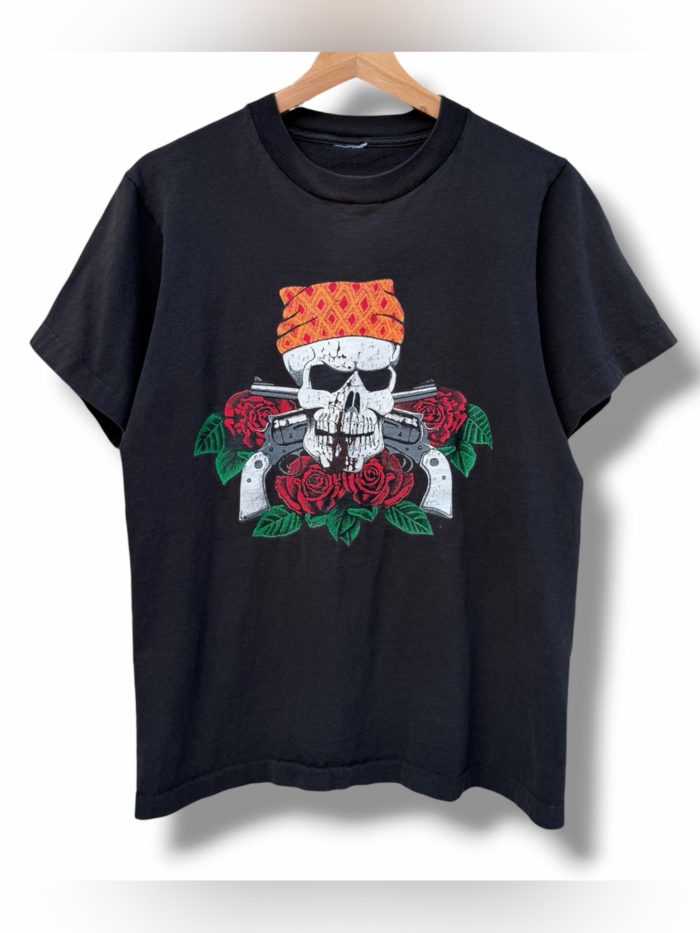 Vintage 90s Skull Crossed Pistols T-Shirt Black Size Medium Roses Guns USA